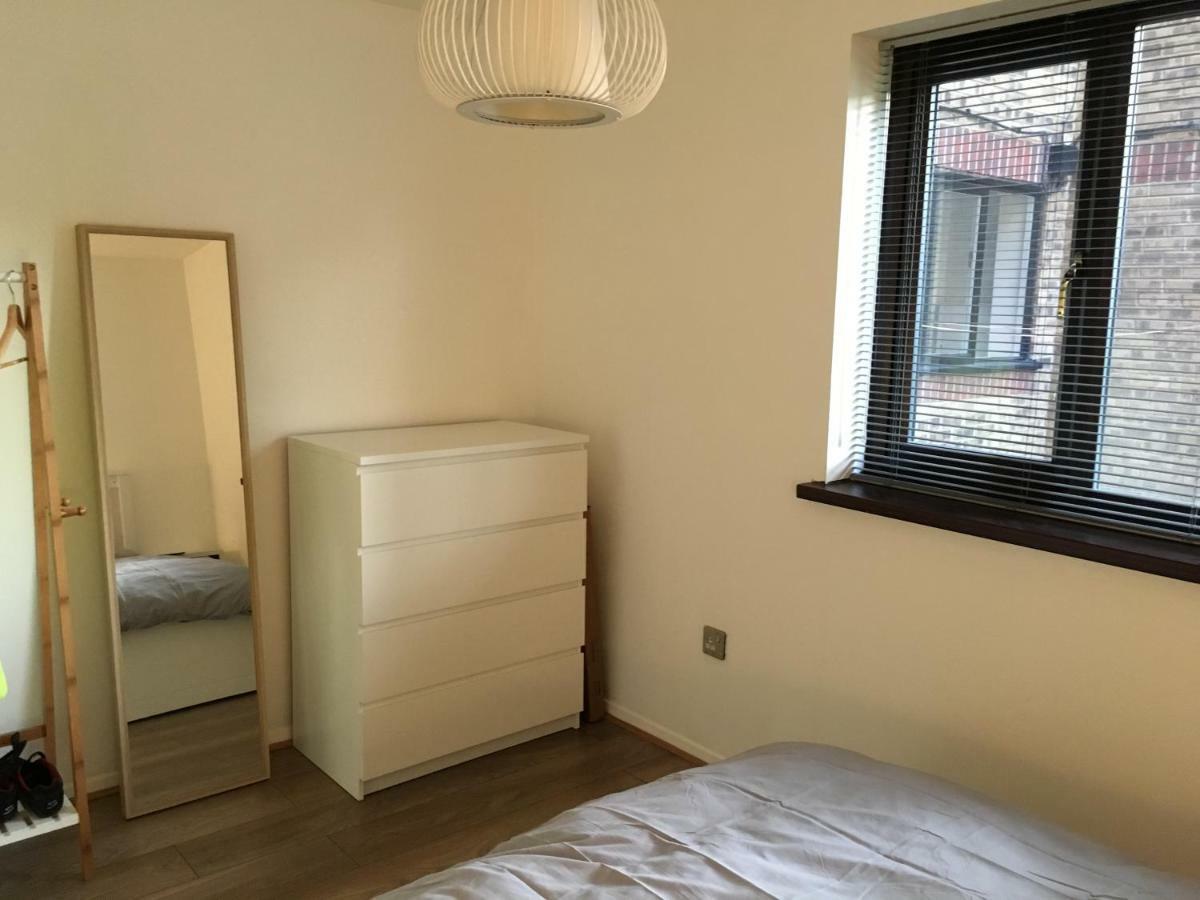 Noel Baker Court Apartment Лондон Екстериор снимка